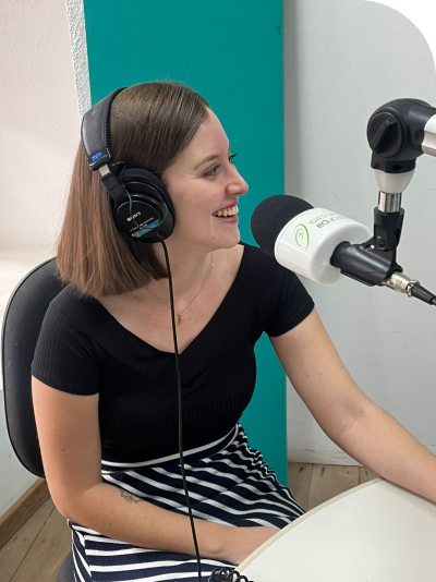 Participação de Anne Stonne na rádio UFMG